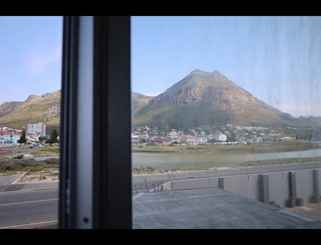 3 BEDROOM APARTMENT FOR SALE IN MUIZENBERG